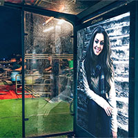 Effet photo - Advertisement on the bus stop