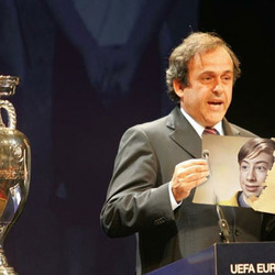 Foto efecto - Euro 2012. Platini anunció el ganador