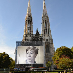 Efeito de foto - Andando em Viena perto de Igreja Votiva