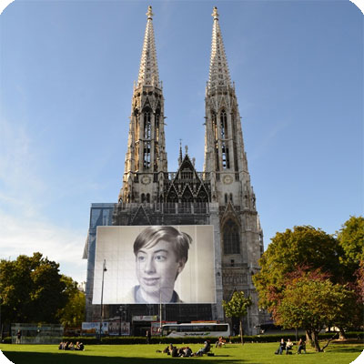 Efeito de foto - Andando em Viena perto de Igreja Votiva