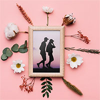 Efeito de foto - Photo frame on the pink wall