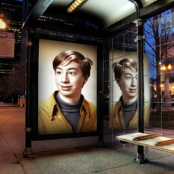 Foto efecto - Reflexión sobre la parada de autobús
