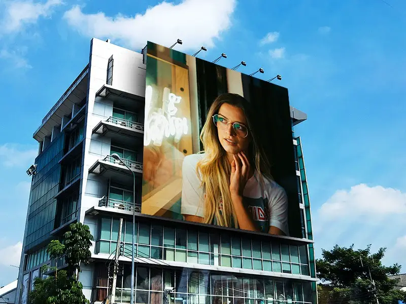 Efeito de foto - Advertisement on the building