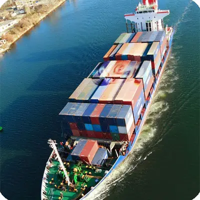 Efeito de foto - Navio de transporte de ancoragem